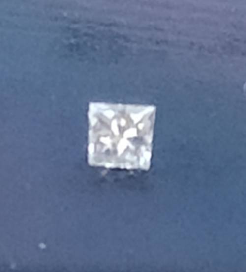 Certified Beautiful Natural Diamond (0.08 ct): Cushion cut, VVS Clarity H colour