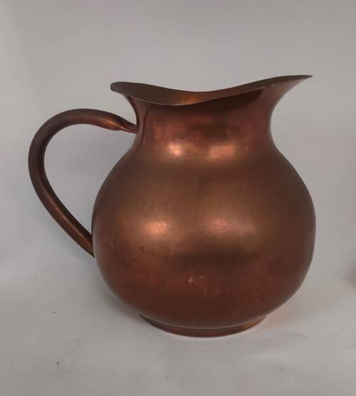 Stunning Copper Jug with makers mark. SHIPPING R30