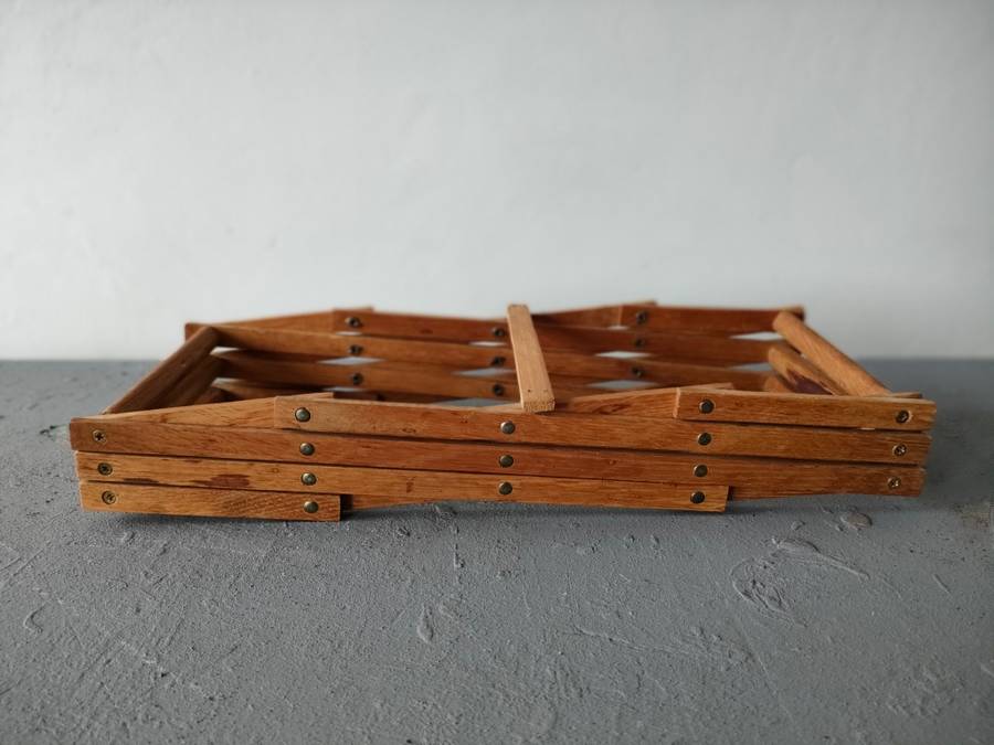 Lovely wooden 12 bottle foldable wine rack: Length: 330 mm: No damage