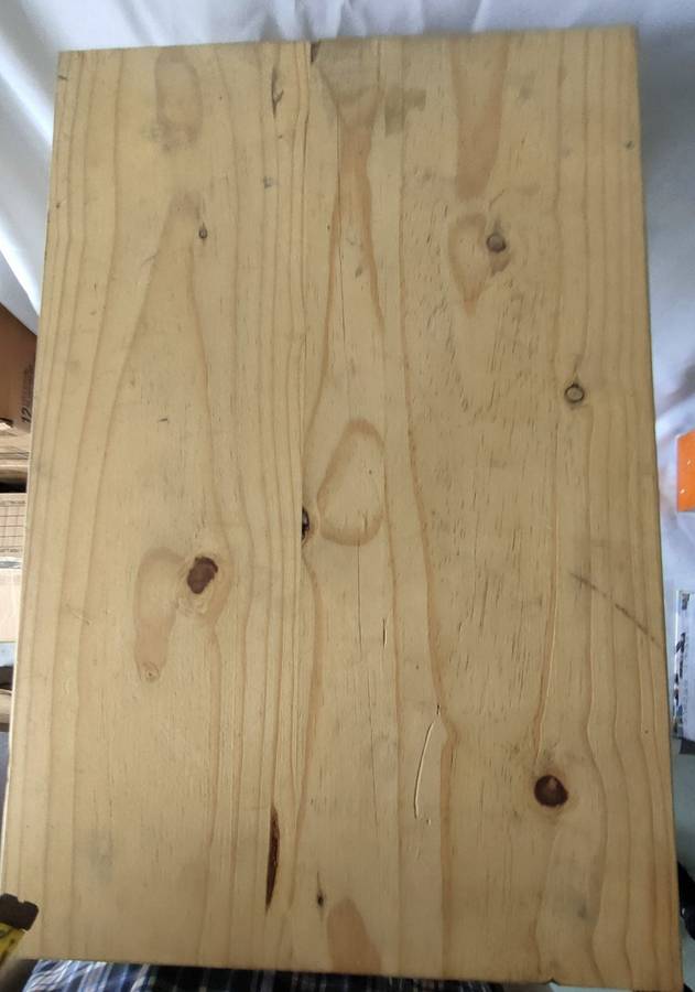 New Water benches in solid wood: Good quality, 530 x 350 x 430 mm: 2 Available