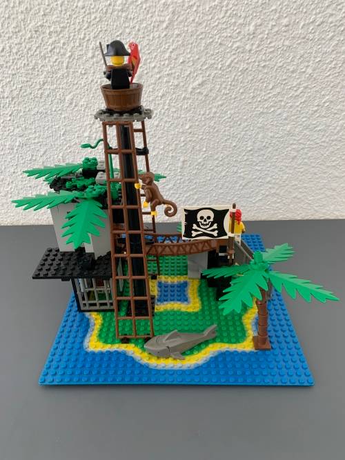 VINTAGE LEGO FORBIDDEN ISLAND- 1989 SET