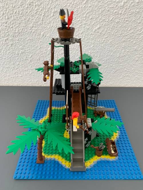 VINTAGE LEGO FORBIDDEN ISLAND- 1989 SET