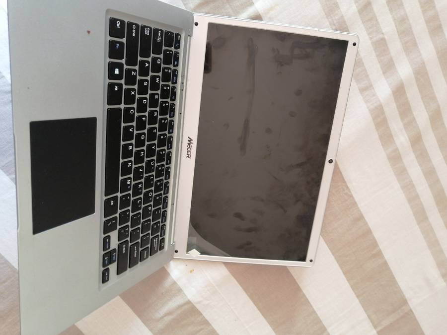 Mecer laptop. Password locked can be used for spares