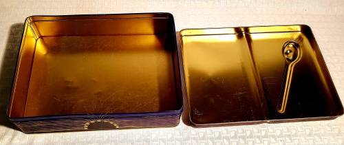 Quaint Goldilocks and the three bears tin (Bakers)