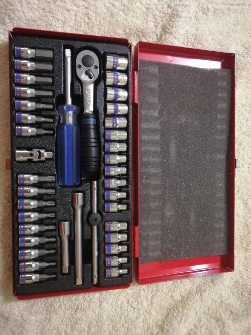 KING TONY 2039MR 1/4 SOCKET AND BIT SET. STILL BRAND NEW.