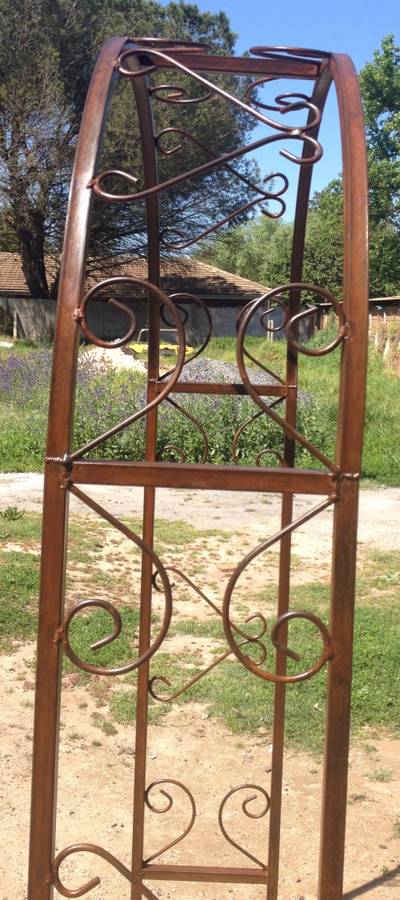 GARDEN ARCH