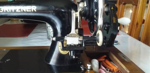 Antique/ vintageGritzner vibrating shuttle sewing Machine