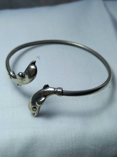 Sterling silver bangle