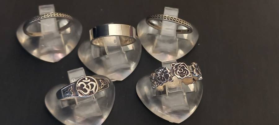 Lot of 5 Sterling silver rings /1/