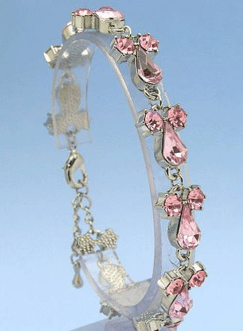 Beautiful, dainty light pink bracelet