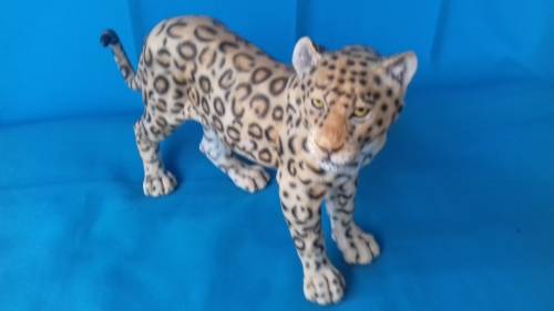 CAST RESIN  LEOPARD