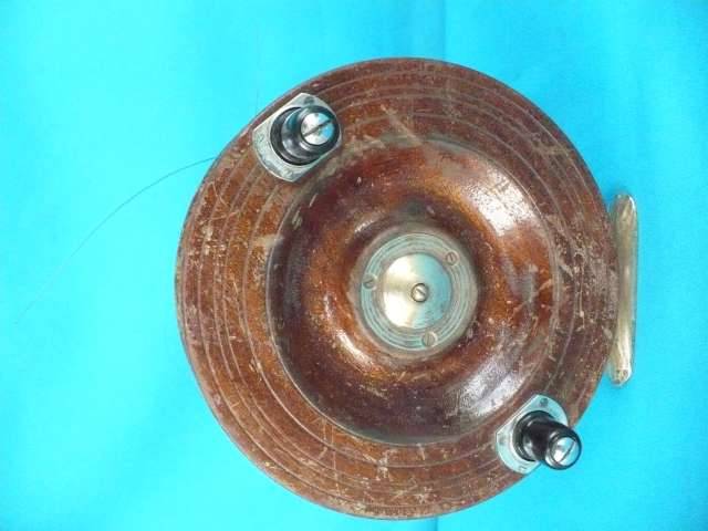 VINTAGE SCARBOROUGH FISHING REEL 150 MM DIAMETER