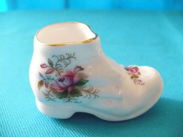 ROYAL ALBERT BONE CHINA BOOTEE