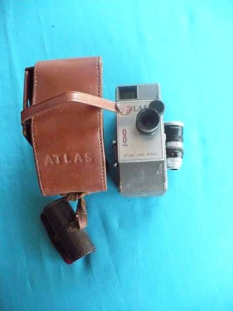 ATLAS 8 mm CINE CAMERTA IN LEATHER CASE WITH EXTRA LENS
