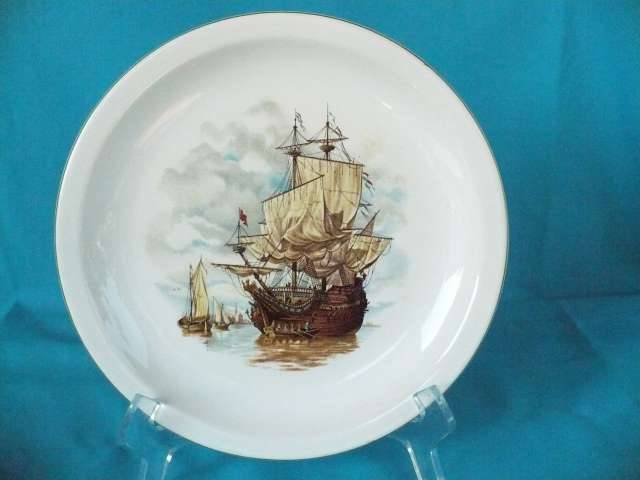 CERAMIC WALL PLATE WITH SAILING SHIP