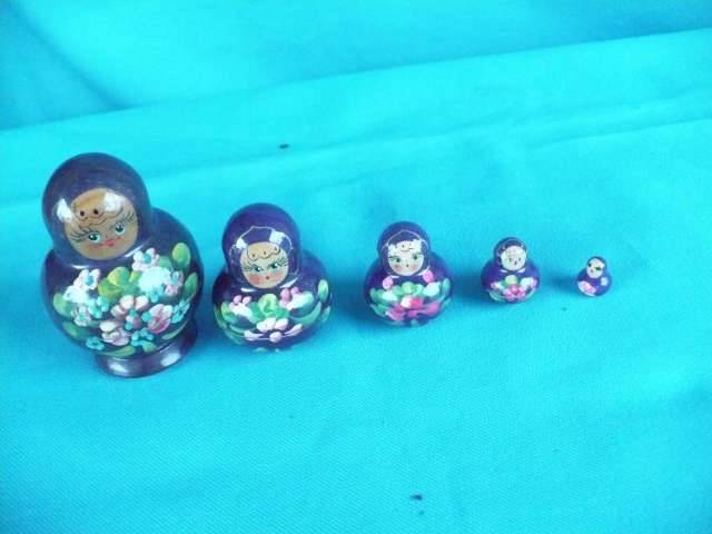 RUSSIAN NESTING DOLLS SET 5