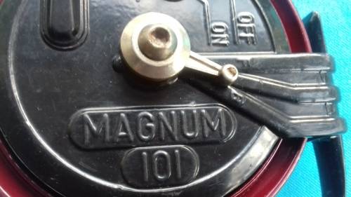 MAGNUM 101 FISHING REEL