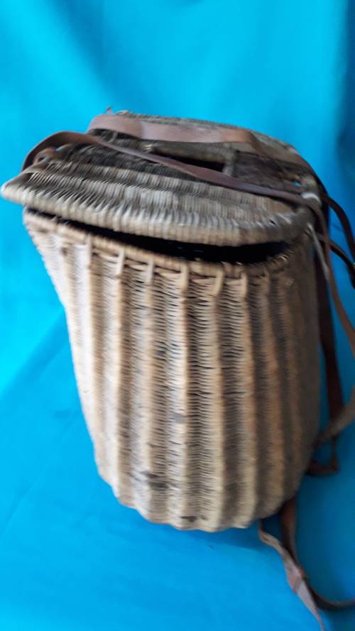 VINTAGE  FRENCH REED FISHING CREEL/BASKET