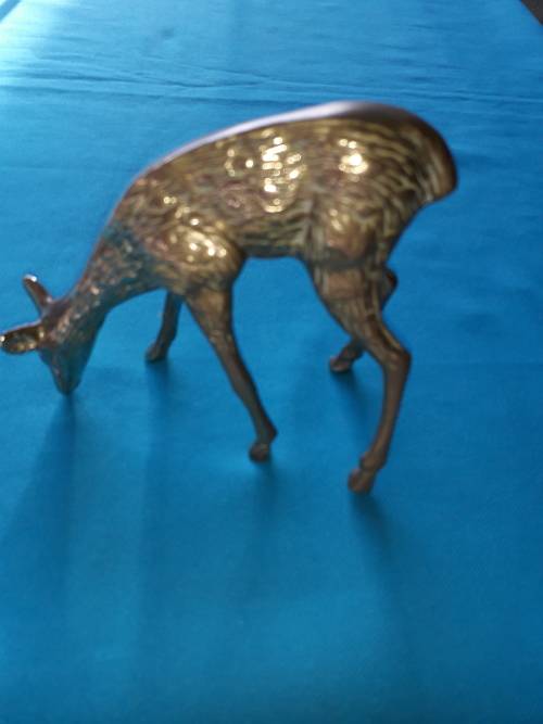 SOLID BRASS DEER GRAZING   HEIGHT  105 MM