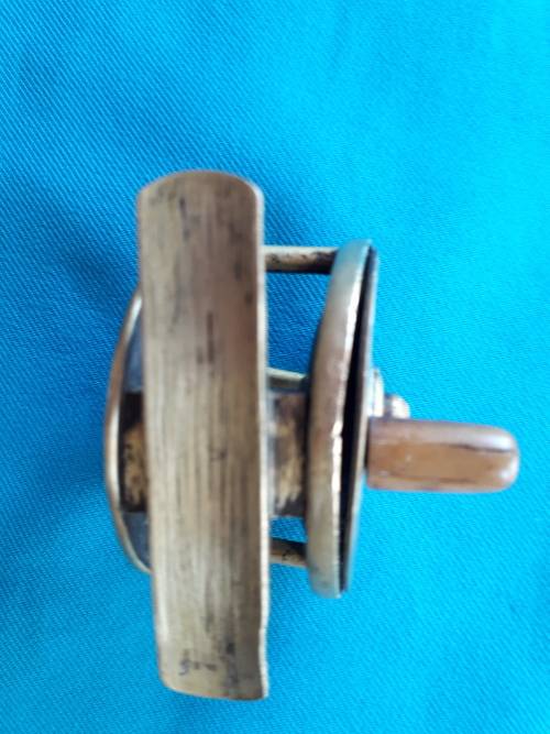 VINTAGE    BRASS FLY FISHING REEL   DIA  5 CM