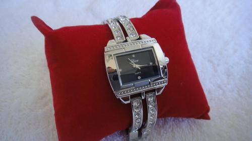 STUNNING LADIES DIAMANTE WATCH ##BRAND NEW##
