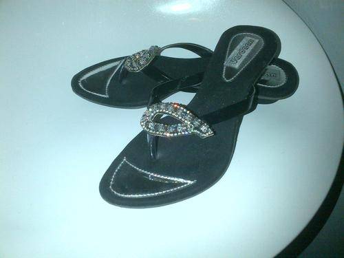 STUNNING KITTEN HEEL TONG SANDAL WITH SILVER BEADS SIZE 4