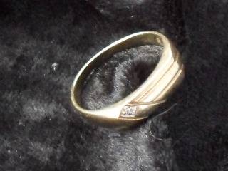 Solid 9ct Gold mens diamond ring