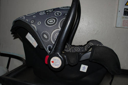 Baby car seat carrier