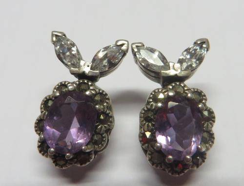 BEAUTIFUL PAIR OF STERLING SILVER LADIES EAR RINGS** STUNNING DESIGN**