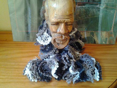 ***HANDKNITTED TWIRLY SCARF ***