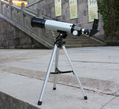Beginner Astronomy Telescope 90 times magnification