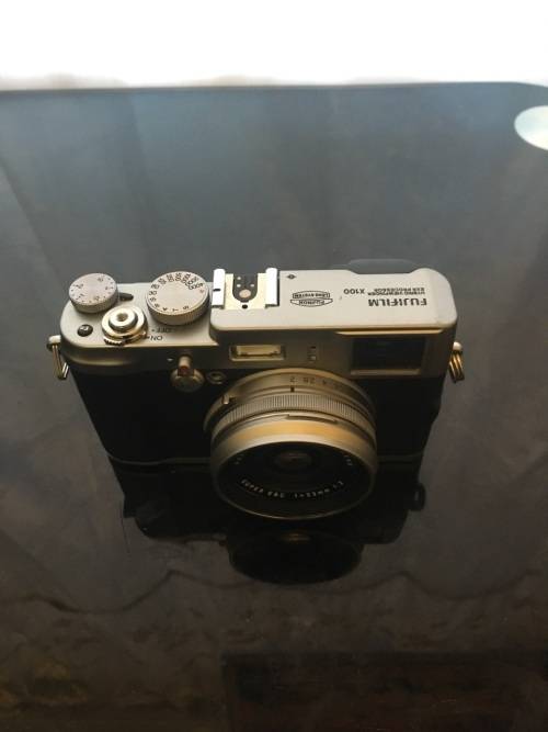 Fujifilm FinePix x100 Professional Camera