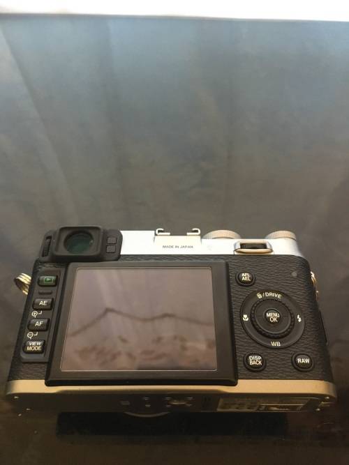 Fujifilm FinePix x100 Professional Camera