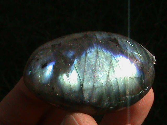 A GRADE LABRADORITE GALET.