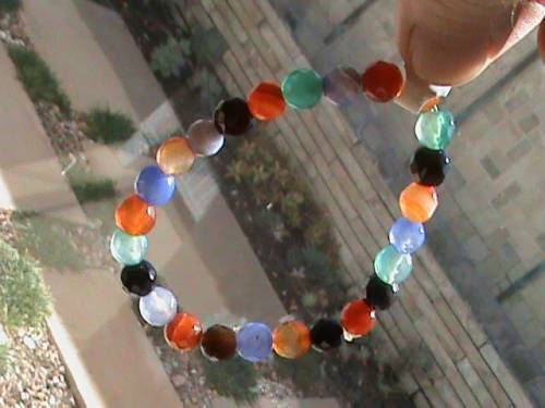 MIX COLOR  AGATE GEMSTONE BRACELET ON ELASTIC.   FACETED BEADS