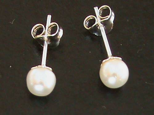 NATURAL PEARL STUD EARRINGS IN SOLID STERLING SILVER.   5 MM ROUND