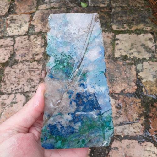 LARGE CHRYSOCOLLA GEMSTONE ROUGH.  PERFECT FOR CUTTING A GRADE CABOCHONS.  548 GRAMS