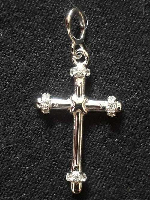 SOLID STERLING SILVER CROSS PENDANT.