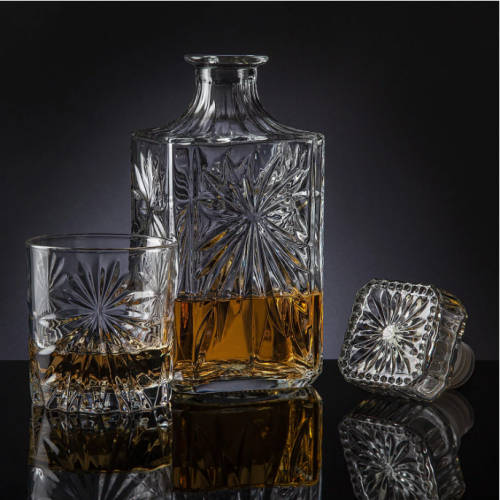 Brand New 7 Piece Clear Diamond Cut Style Whiskey Decanter with Glasses Set