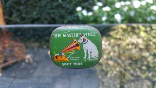 His Master's Voice Soft Tone Tin with 10 Needles