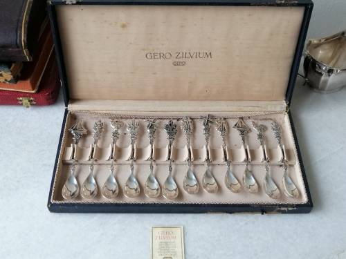 Boxed Set of  VintageDutch Gero Zilvium  90 Gero Coffee Spoons