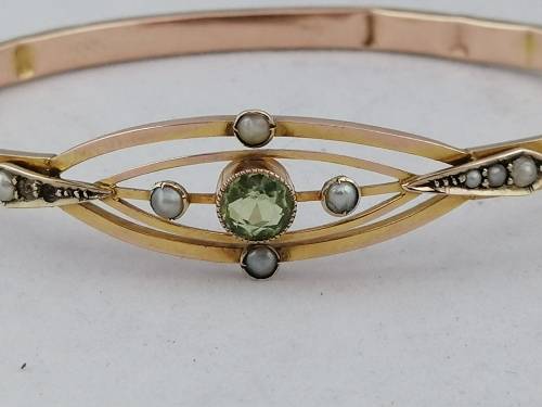 Fabulous!  9K Rose Gold Edwardian Bracelet With Peridot And Seed Pearls