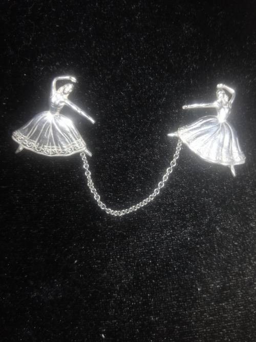 Beautiful Sterling Silver Candida pendant and matching double brooch depicting dancers
