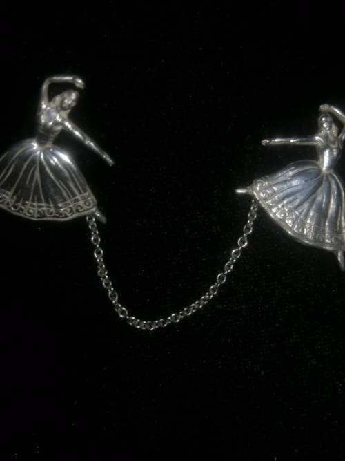 Beautiful Sterling Silver Candida pendant and matching double brooch depicting dancers