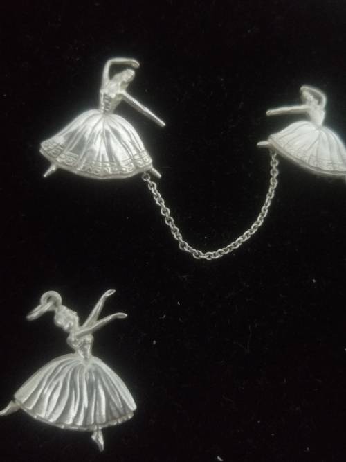 Beautiful Sterling Silver Candida pendant and matching double brooch depicting dancers