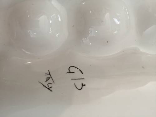 A BEAUTIFUL ITALIAN HAND PAINTED EGG PLATTER