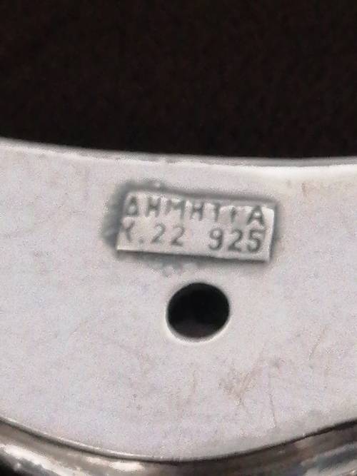 A CLASSY STERLING SILVER AND 22K GOLD NECKLACE