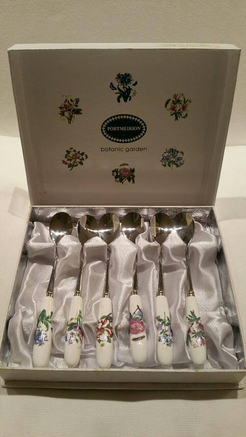 A Boxed Set of 6 Portmeirion Botanical Garden Teaspoons