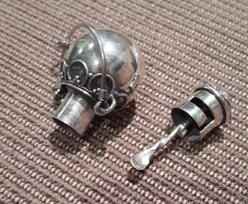 925 STERLING SILVER PERFUME BOTTLE / PILL HOLDER
