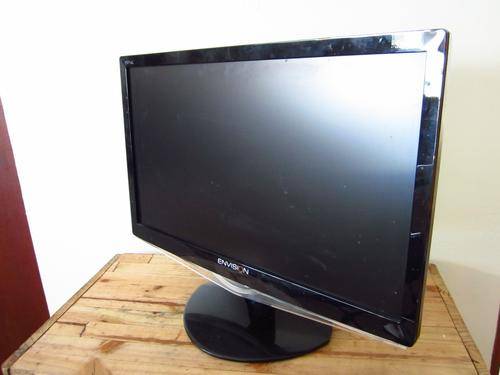 18'5" Envision LCD